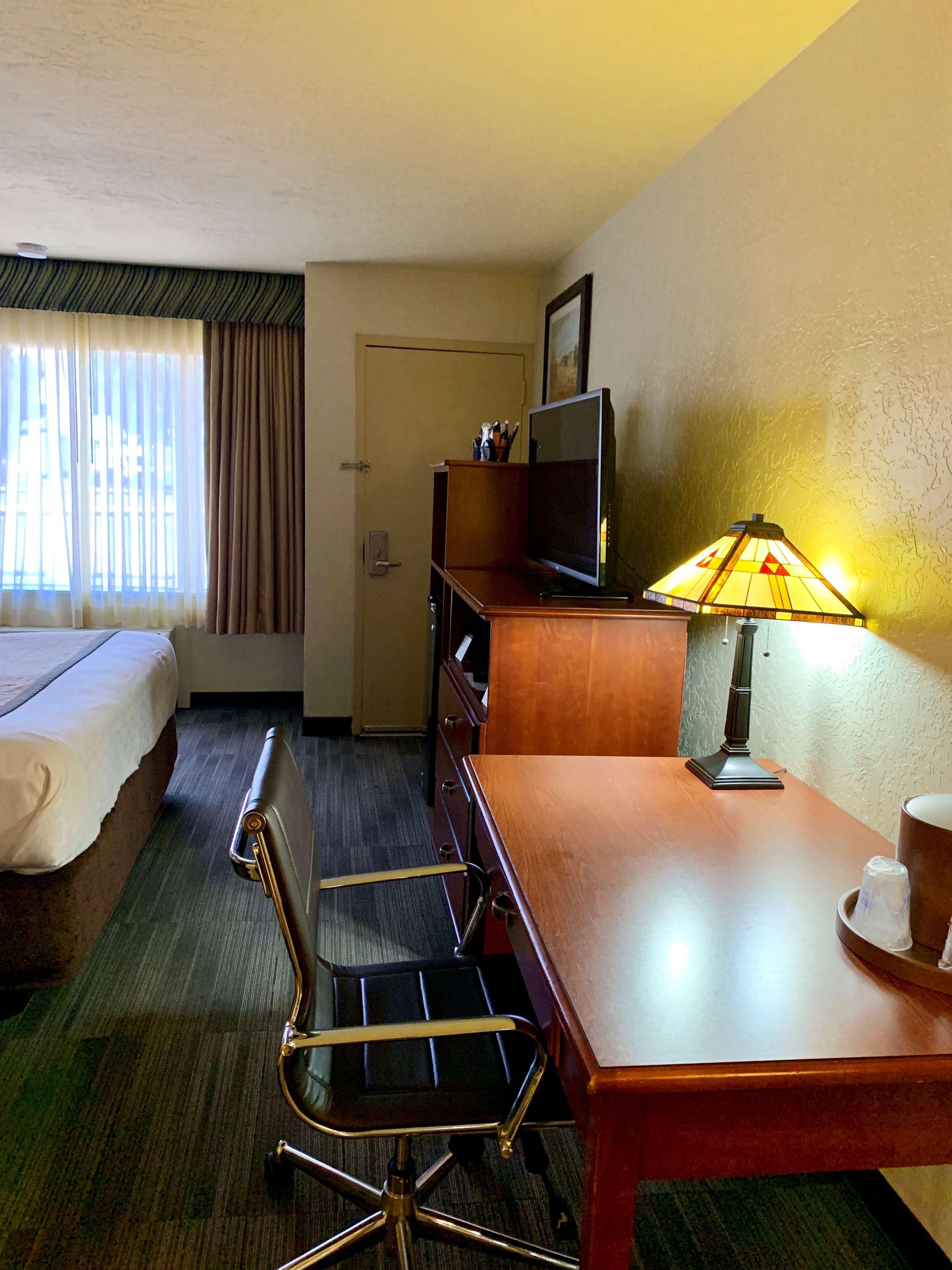 Surestay By Western Hotel 2*