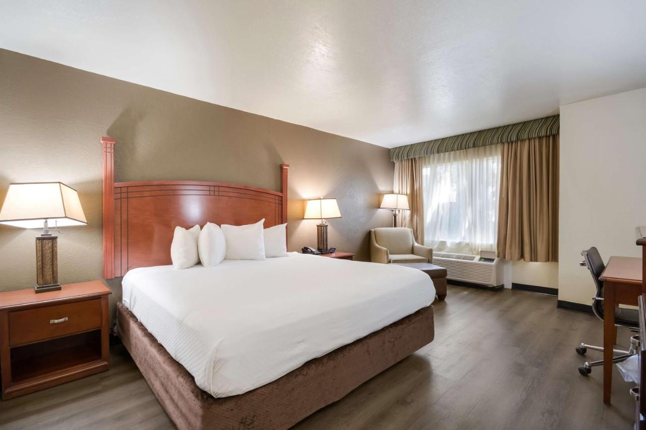 Surestay By Western Hotel 2*